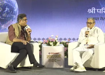 पाञ्चजन्य के संपादक श्री हितेश शंकर जी और श्री परिंदु भगत (काकू भाई)- भाजपा नेता एवं प्रख्यात चार्टर्ड अकाउंटेंट
