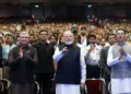 प्रधानमंत्री नरेंद्र मोदी ने गुरुवार को नई दिल्ली में SEMICON India 2026 का उद्घाटन किया। इस मौके पर केंद्रीय इलेक्ट्रॉनिक्स और IT मंत्री अश्विनी वैष्णव और वाणिज्य एवं उद्योग राज्य मंत्री जितिन प्रसाद मौजूद थे।