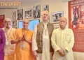 न्यूयॉर्क के इस्कॉन मंदिर में (बाएं से) संत यदुनाथ दास, दयान्वेषक दास, राधानाथ स्वामी, गोपाल कृष्ण गोस्वामी और सरसंघचालक श्री मोहनराव भागवत