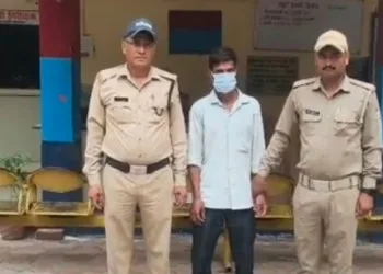 पुलिस की गिरफ्त में आरोपी मोहम्मद नजीर