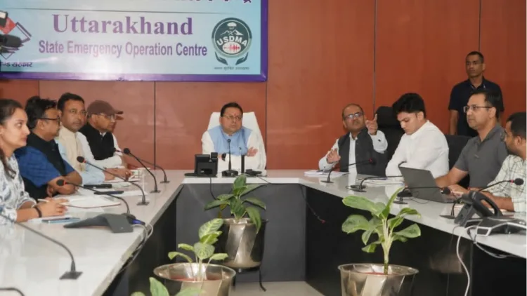 उत्तरकाशी और पिंडारी ग्लेशियर में फंसे 179 ट्रैकर्स-माउंटेनियर्स के रेस्क्यू ऑपरेशन की मुख्यमंत्री पुष्कर सिंह धामी ने ली जानकारी