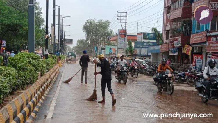 Varanasi Taksal Cinema Fine Garbage Pollution Himanshu Nagpal Panchjanya