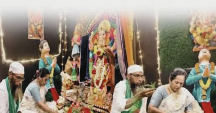 बेटे का भारतीय सेना में चयन होने पर मुस्लिम परिवार ने गणपति बप्पा की पूजा