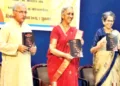 पुस्तक का लोकार्पण करते हुए (बाएं से) श्री मिलिंद ओक, डॉ. गौरी माहुलीकर और डॉ. अंजलि देशपांडे।