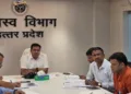 राहत एवं बचाव कार्यों की समीक्षा करते राहत आयुक्त