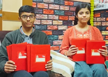 भाई-बहन ने 100 उपनिषद लिखकर एक शानदार मिसाल कायम की है