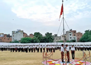 प्रशिक्षण के दौरान संघ के स्वयंसेवक