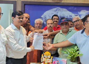 काशी में पाकिस्तानेश्वर महादेव का नाम सिंधु गंगेश्वर करने को लेकर सिंधी समाज ने सौंपा ज्ञापन।