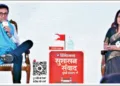 अभिनेता नीतीश भारद्वाज से बातचीत करती हुए तृप्ति श्रीवास्तव